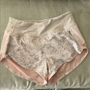 Outdoor Voices Shorts 2.5”